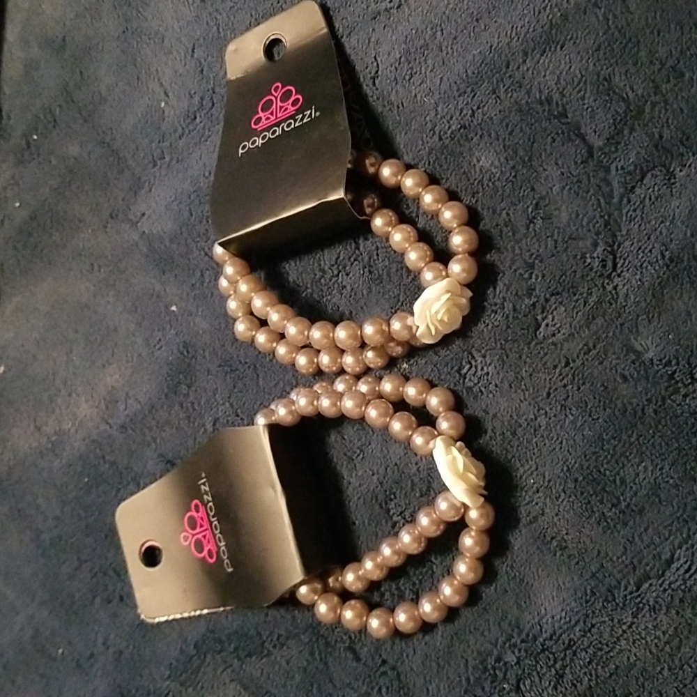 Pearly rose bracelet